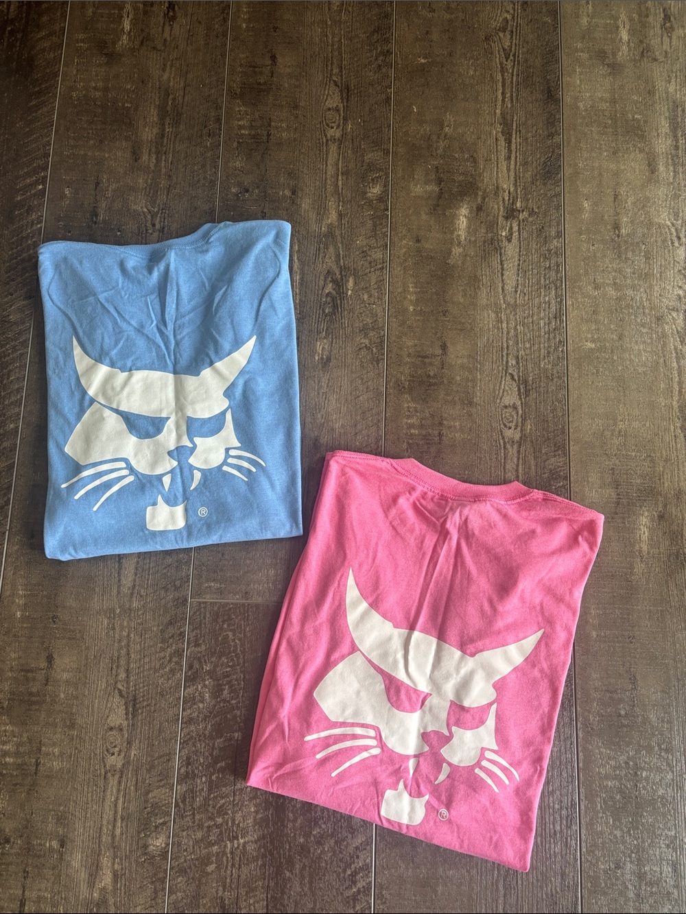 Bobcat Short-Sleeve Graphic Tee — Blue & Pink